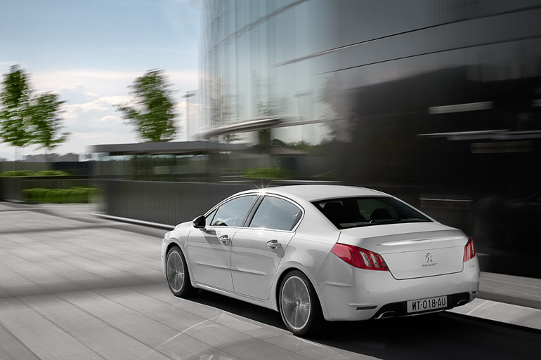 NEW PEUGEOT 508 DEBUT FAIR！！