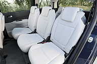 新型５００８ 「７シーター登場」