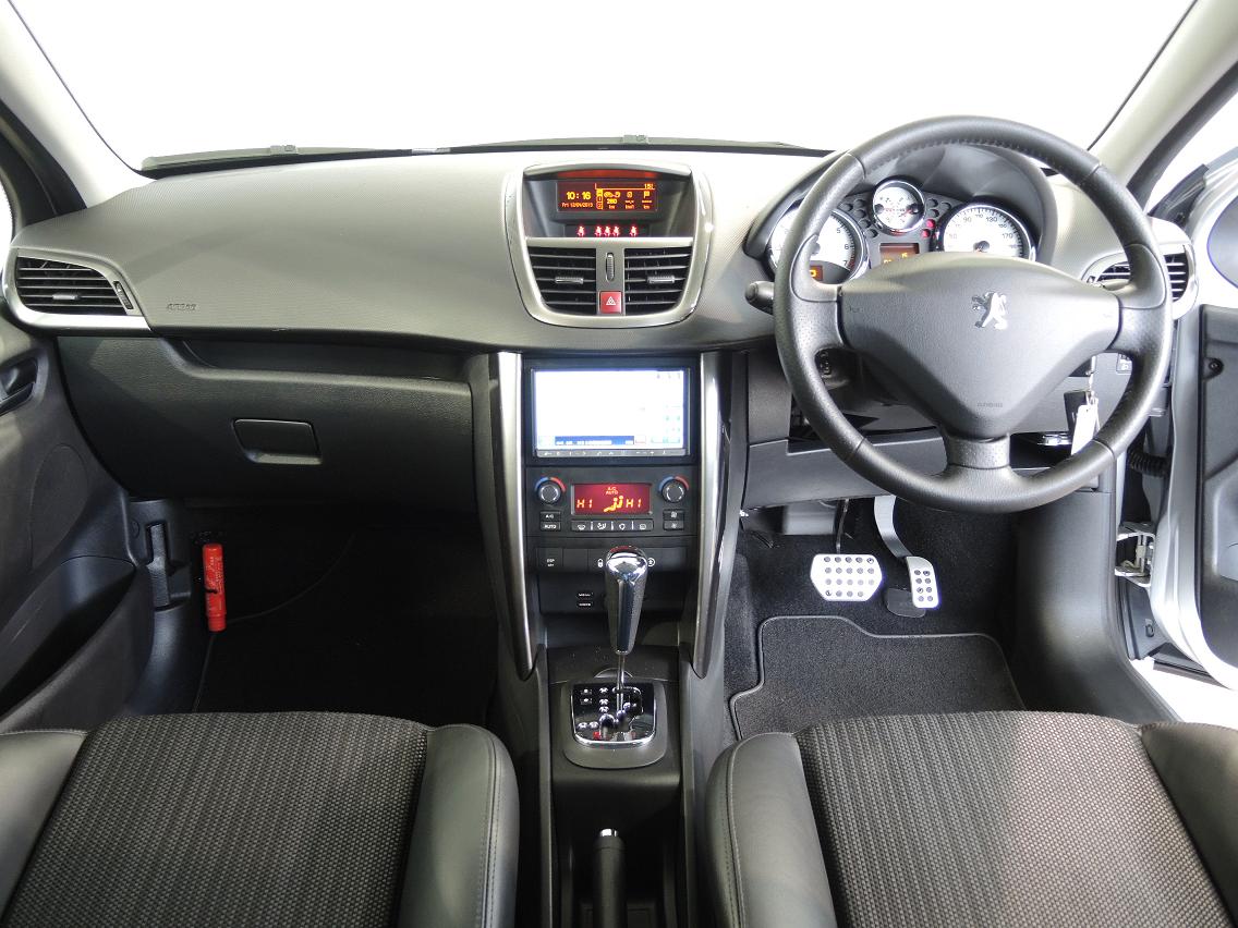 入荷!!　認定中古車　２０７CIELO