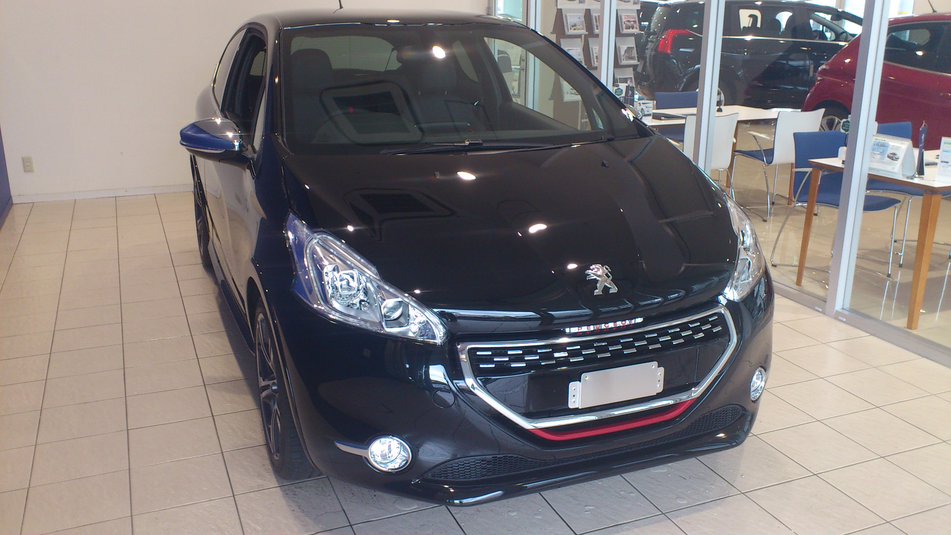 遂に来ました２０８GTI！！