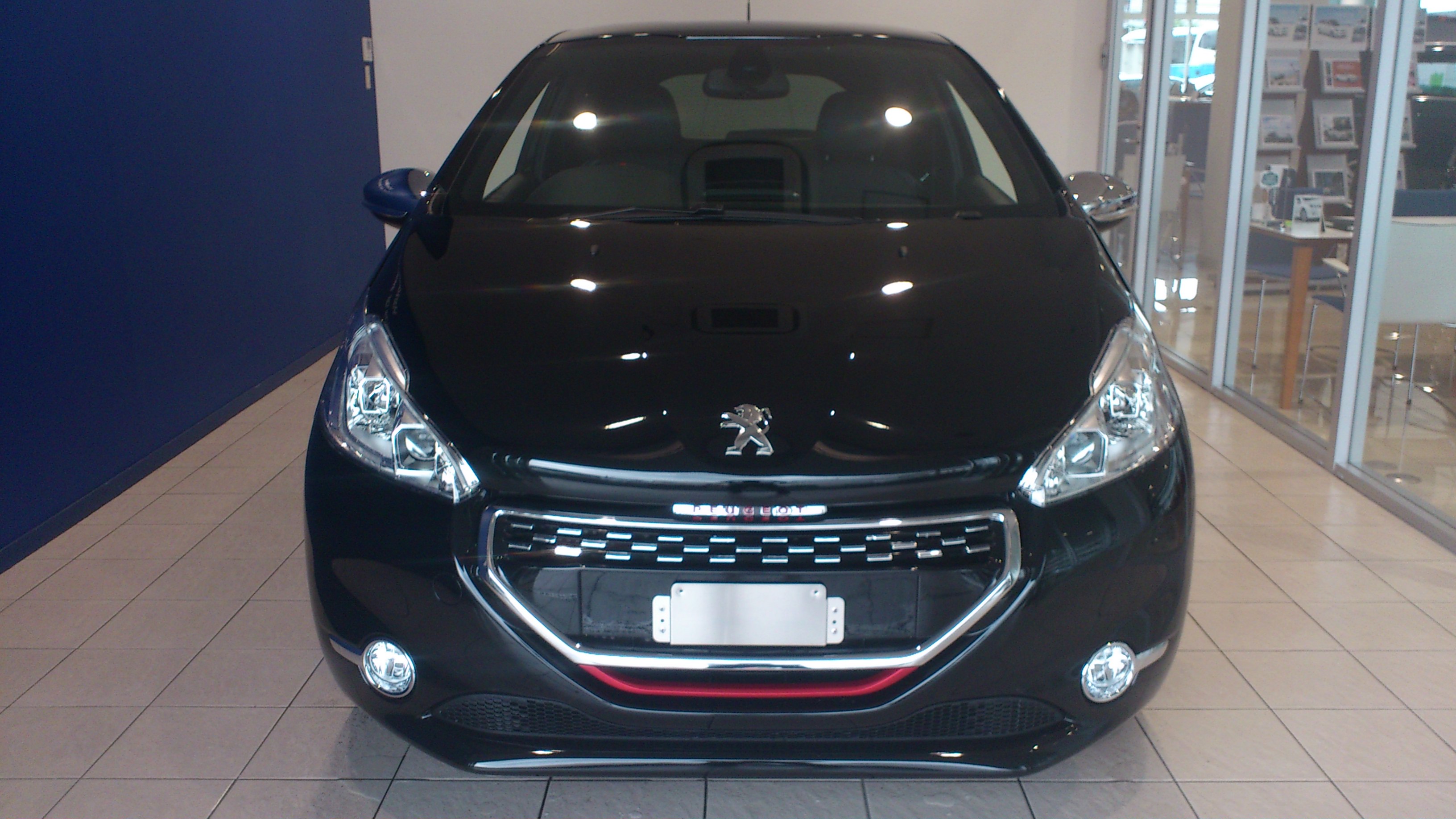 遂に来ました２０８GTI！！