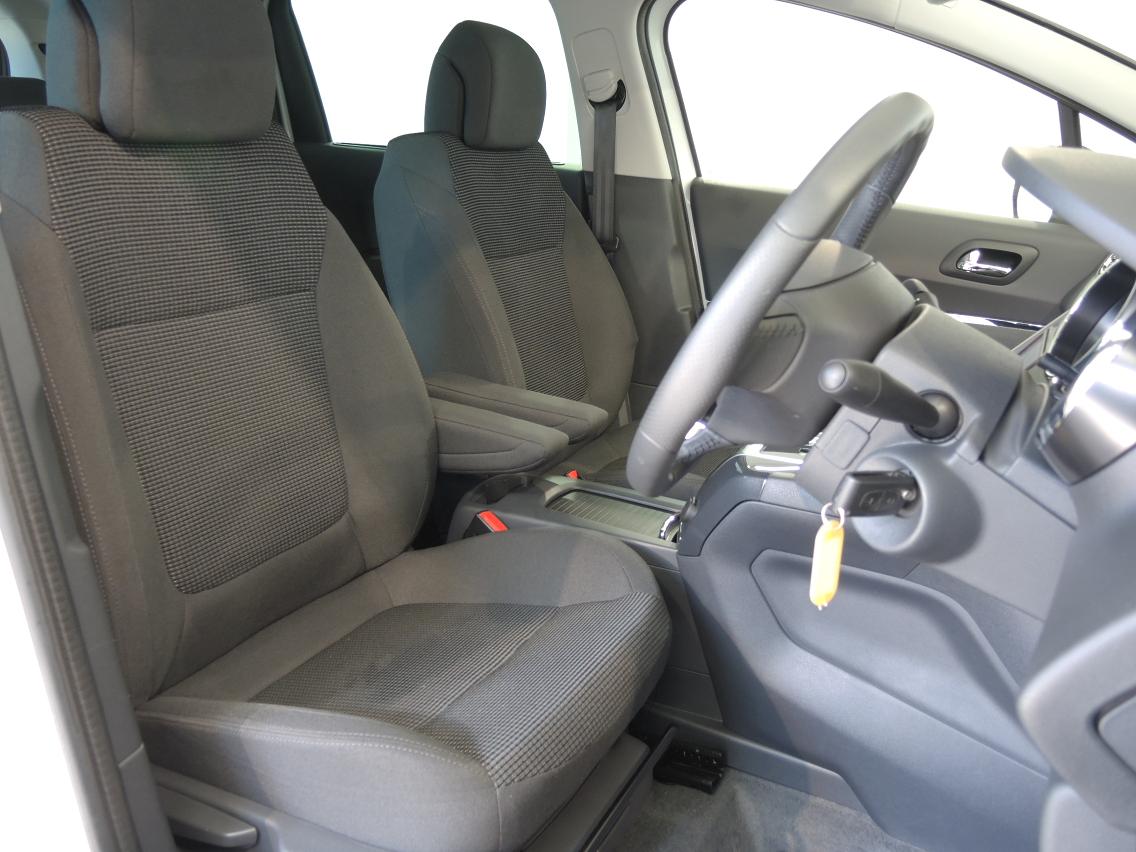 デモカーアップ車　5008が続々入荷！！