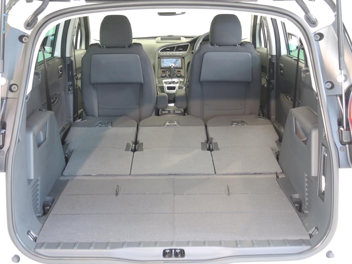 デモカーアップ車　5008が続々入荷！！