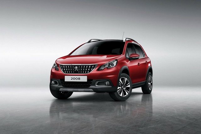 展示中　NEW PEUGEOT 2008