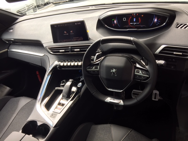 遂にデビューしました！