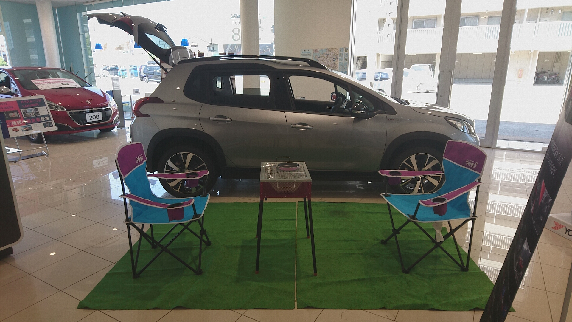 ショールーム、アウトドア仕様です。