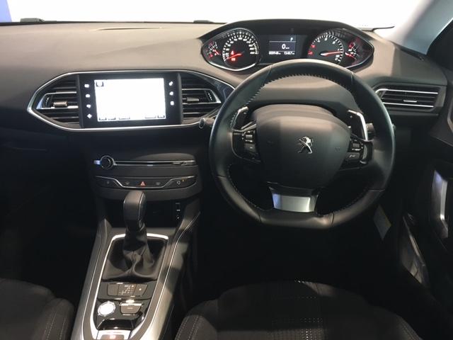 認定中古車　308　Allure BlueHDi　展示中です。