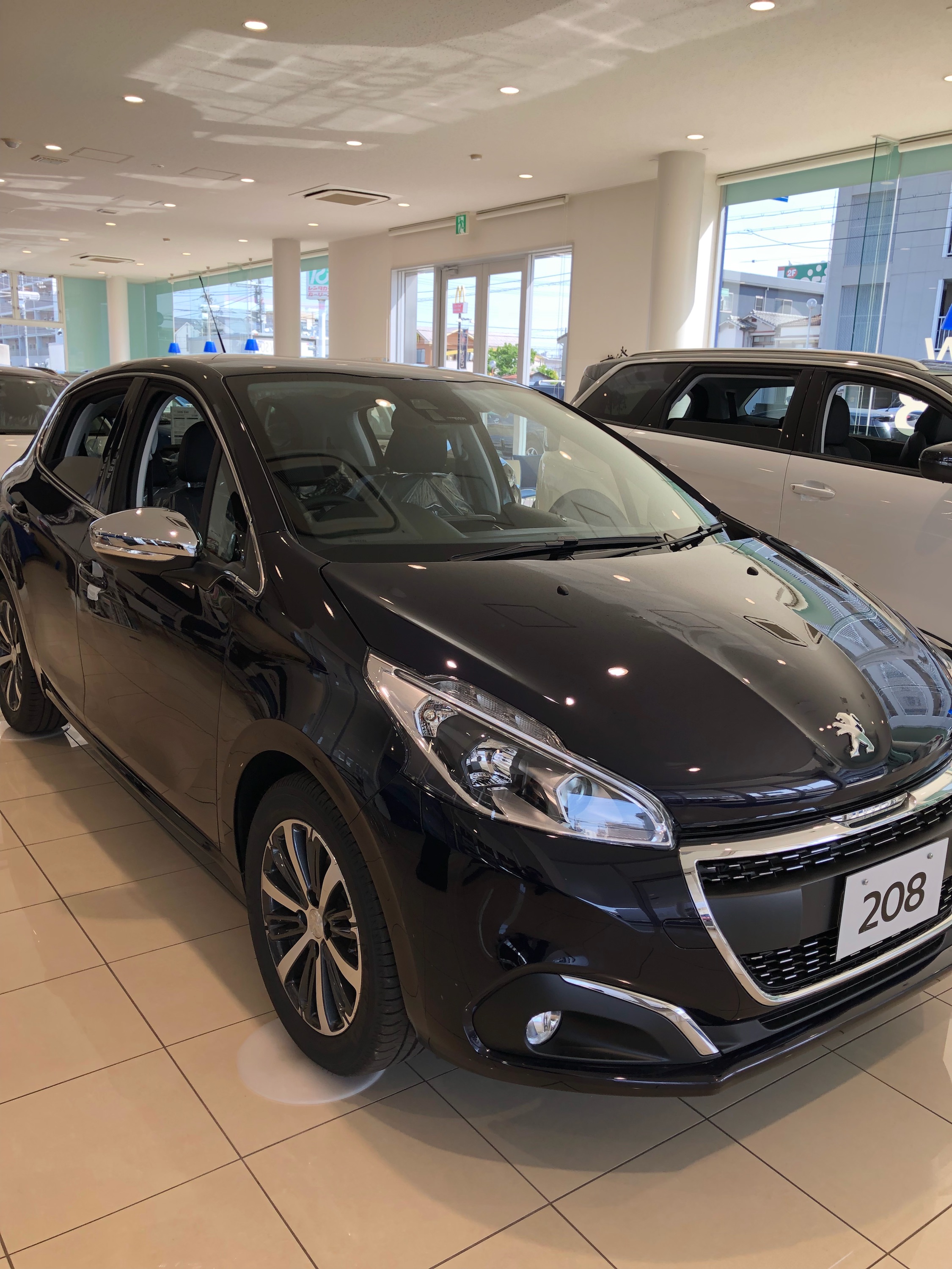 208 LEATHER EDITION展示車の写真公開