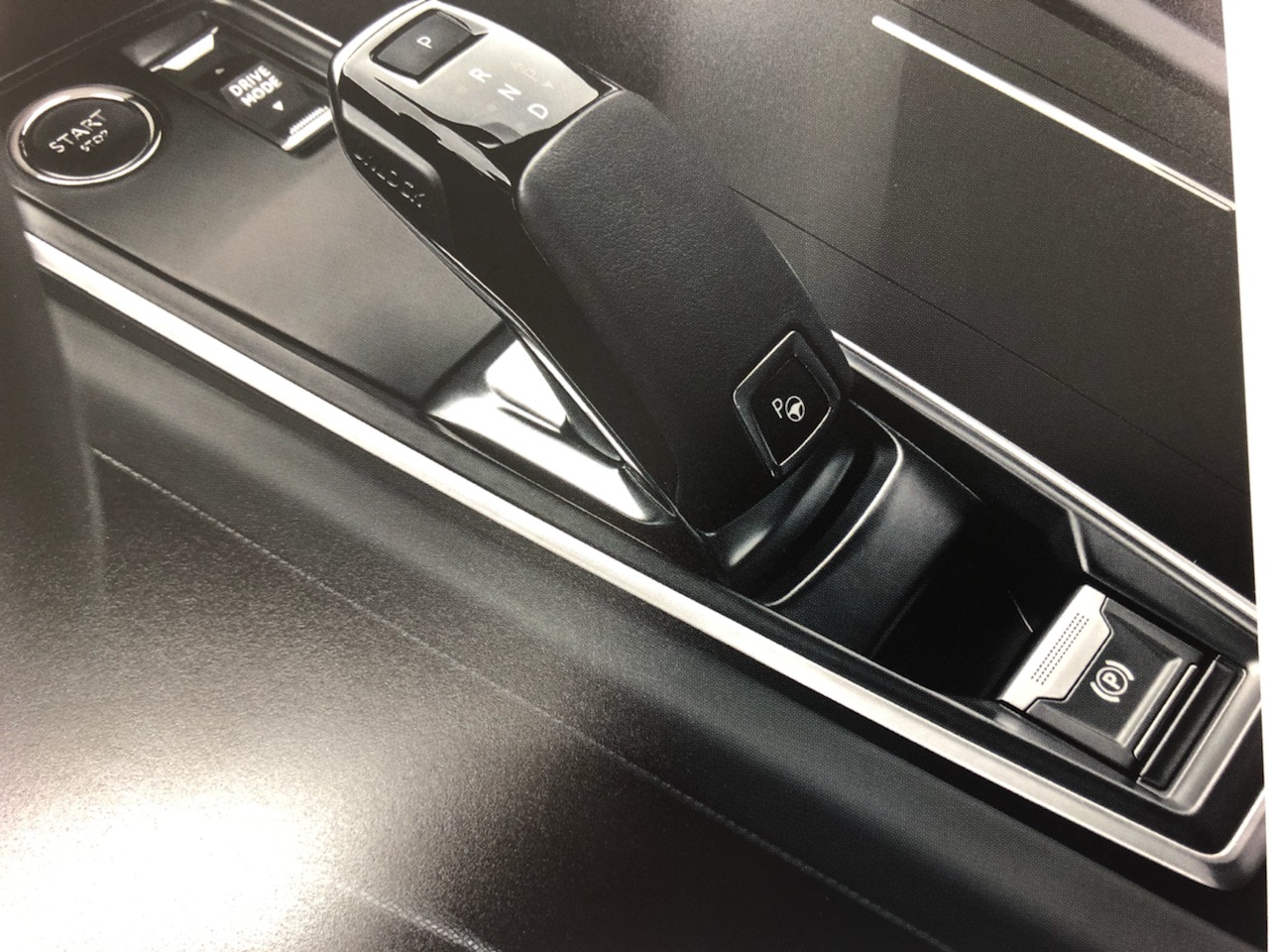 プジョーNEW508セダン　