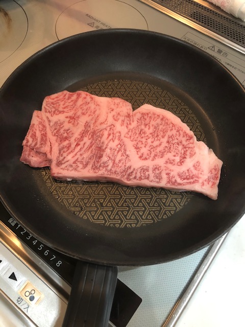 お肉を食べると元気が出る