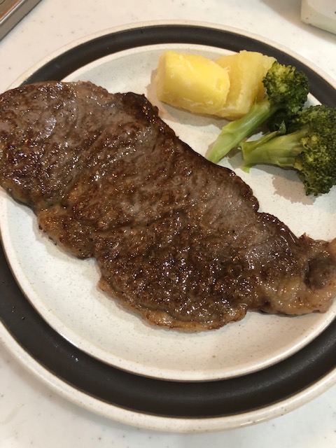 お肉を食べると元気が出る