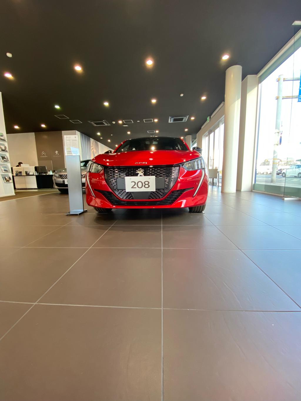 208 GT P.G.ROOF　エリクサーレッドの展示車　入荷！！