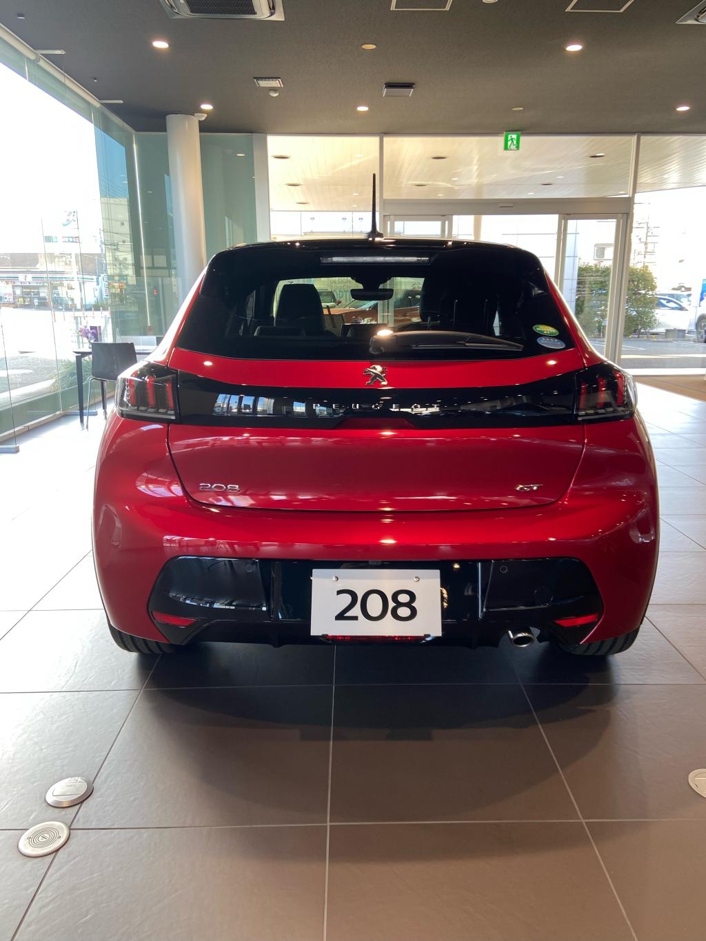 208 GT P.G.ROOF　エリクサーレッドの展示車　入荷！！
