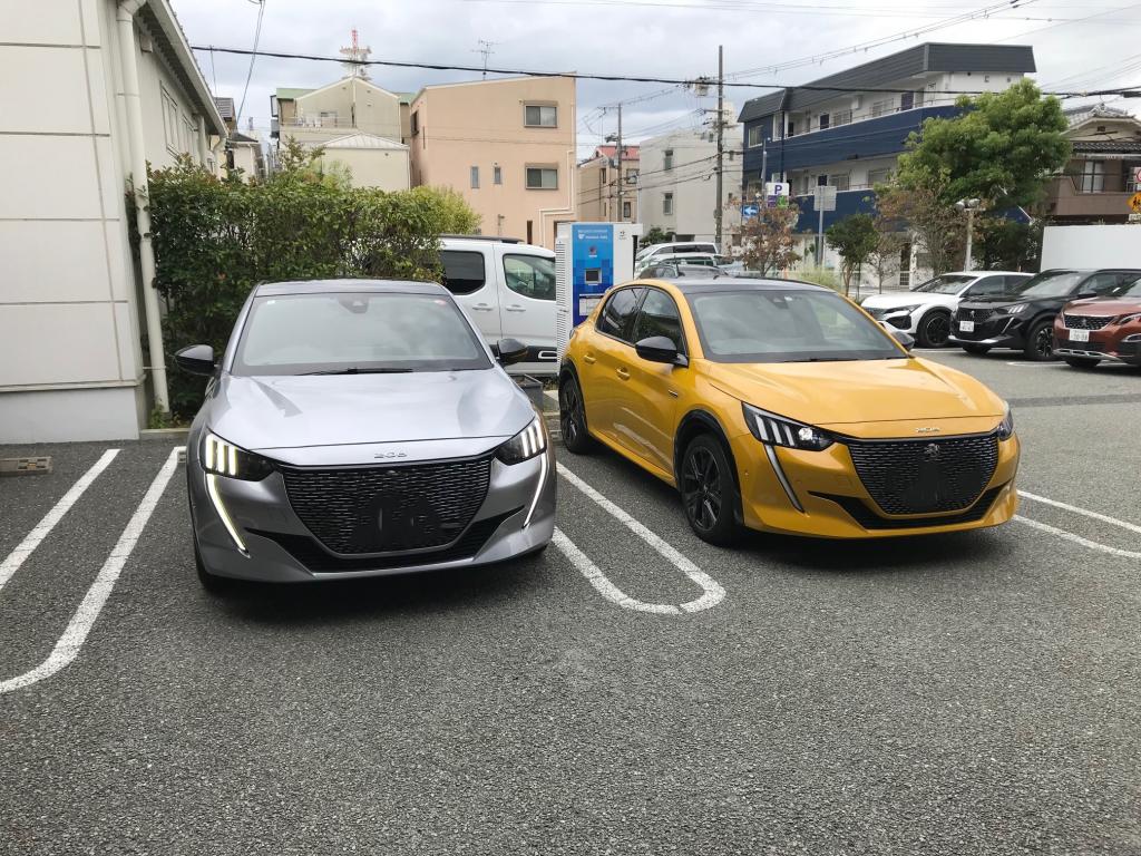 プジョー208が２台に・・・・