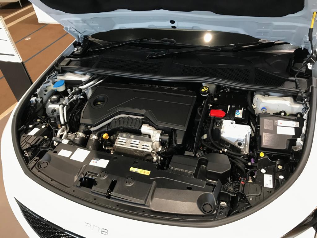 NEWモデル　３０８GT HYBRID（マイルドハイブリッド）デビュー
