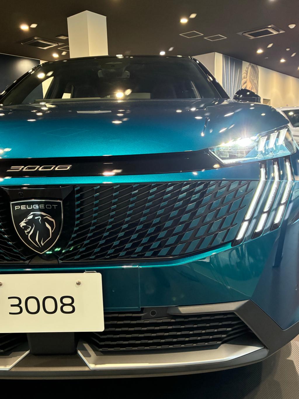 NEW3008デビュー（フルモデルチェンジ）
