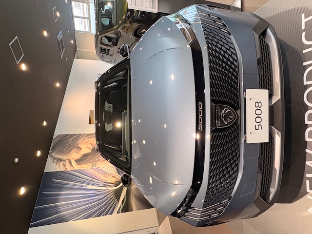 🚗新型 PEUGEOT 5008 デビューフェア開催！　【2月28(土)～3月8日(日)】