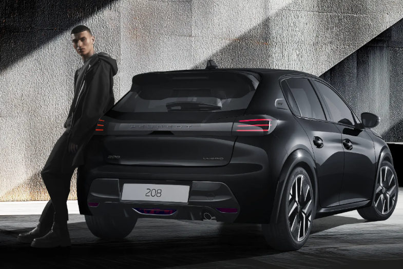 208  GT HYBRID  Black  Edition！！